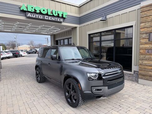 Used 2023 Land Rover Defender 110 V8 image 1