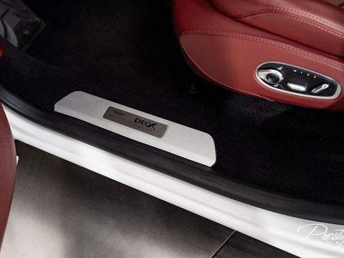 Used 2021 Aston Martin DBX image 26