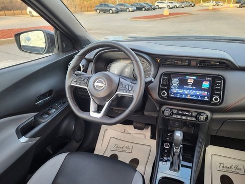 Used 2024 Nissan Kicks SR w/ SR Premium Package image 15