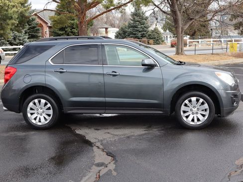 Used 2011 Chevrolet Equinox LT w/ Driver Convenience Package image 3