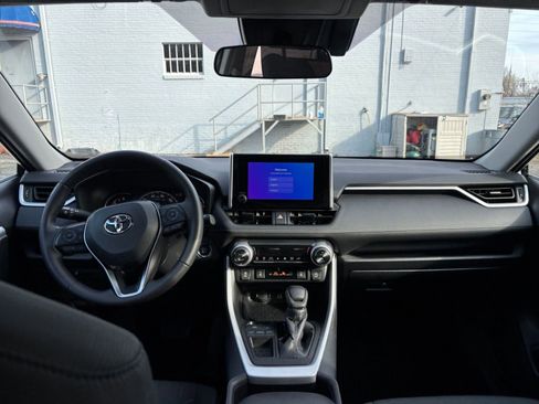 Used 2025 Toyota RAV4 XLE w/ Weather Package image 31