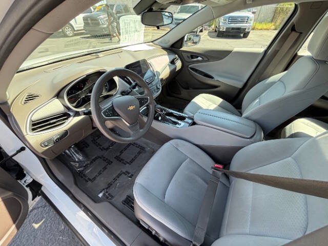 Used 2022 Chevrolet Malibu LT FWD image 11