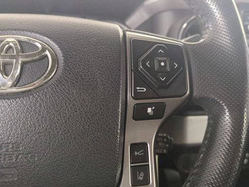 Used 2018 Toyota Tacoma SR5 RWD image 29