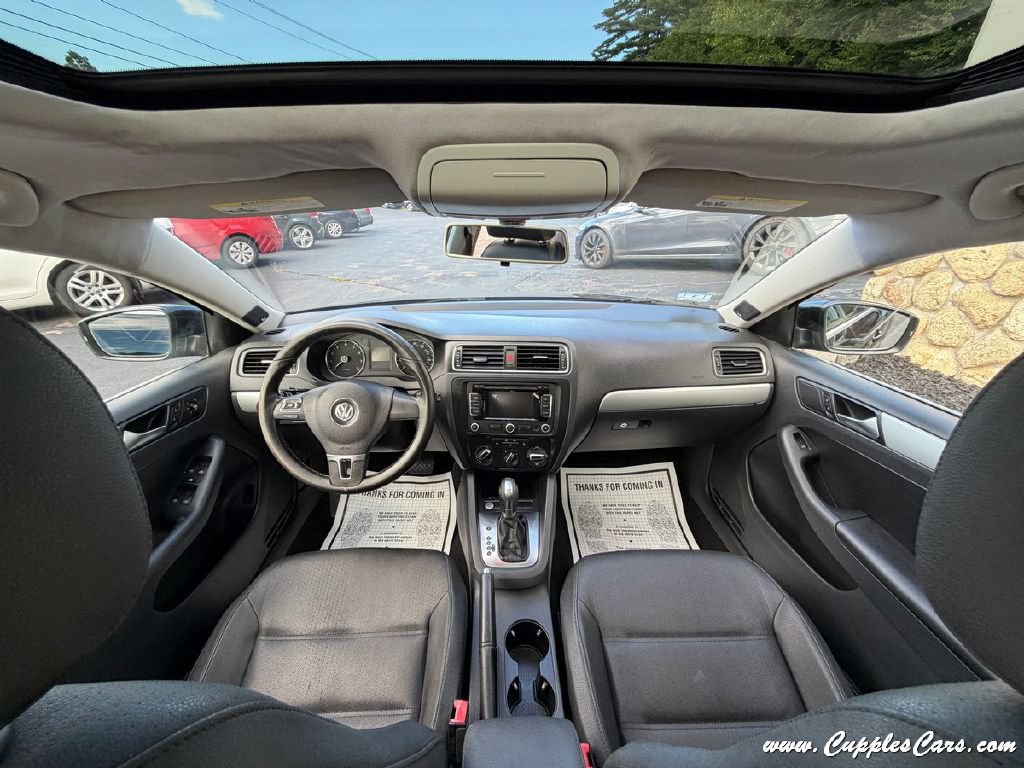 Used 2012 Volkswagen Jetta SEL FWD image 19