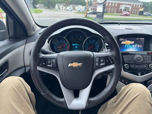 Used 2014 Chevrolet Cruze LT w/ Technology Package FWD image 15