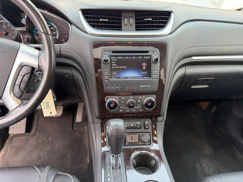 Used 2017 Chevrolet Traverse LT AWD/4WD image 7