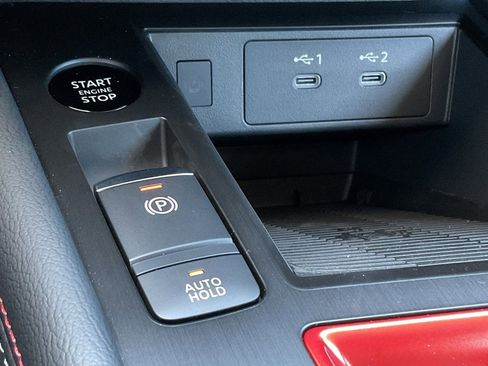 New 2025 Nissan Kicks SR image 33