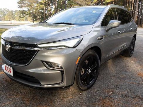 Used 2024 Buick Enclave Essence w/ Sport Touring Edition image 7