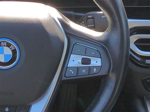 Used 2024 BMW i4 eDrive40 image 11