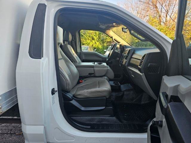 Used 2018 Ford F550 2WD Regular Cab Super Duty image 28
