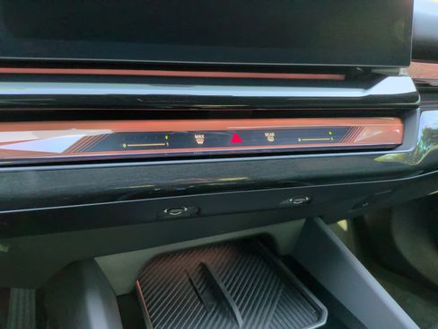 Used 2026 BMW i5 eDrive40 w/ Premium Package RWD image 20