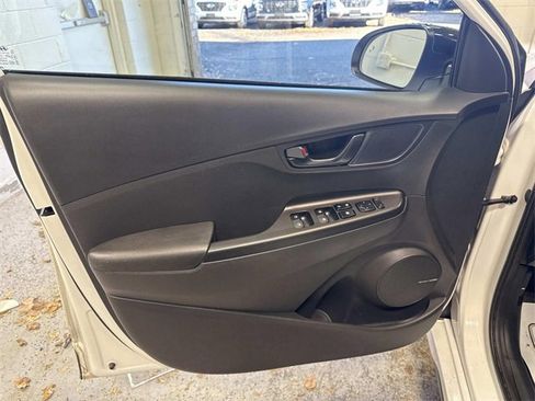 Used 2022 Hyundai Kona N Line w/ Tech Package image 5