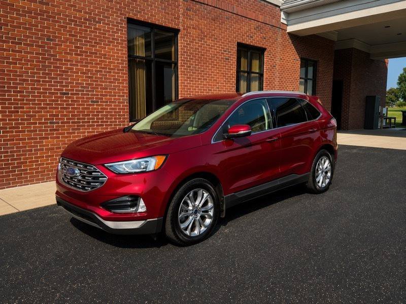 Used 2019 Ford Edge Titanium w/ Cold Weather Package AWD/4WD image 1