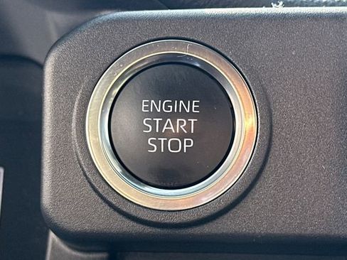 Used 2025 Toyota 4Runner SR5 AWD/4WD image 33