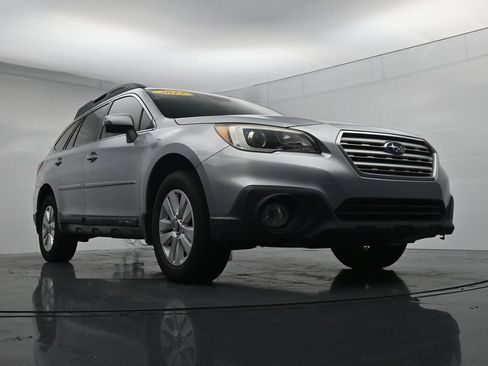 Used 2017 Subaru Outback 2.5i Premium AWD/4WD image 32