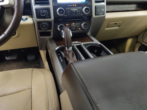 Used 2018 Ford F150 Lariat w/ Equipment Group 502A Luxury AWD/4WD image 26