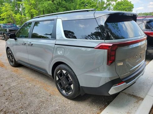 Certified 2025 Kia Carnival EX FWD image 4