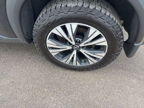 Used 2023 Nissan Rogue SV AWD/4WD image 42