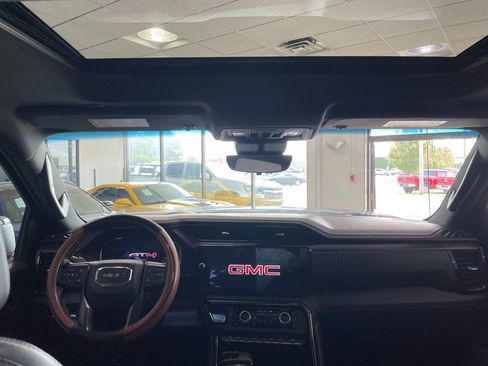 Used 2022 GMC Sierra 1500 AT4 w/ AT4 Premium Package image 25