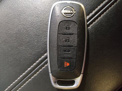 Used 2025 Nissan Sentra SV FWD image 32