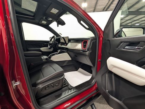 Used 2026 GMC Canyon AT4X image 23