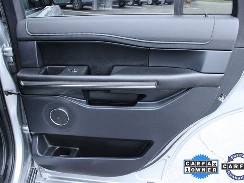 Used 2021 Ford Expedition XLT image 16