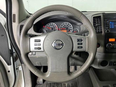 Used 2019 Nissan Frontier SL image 16