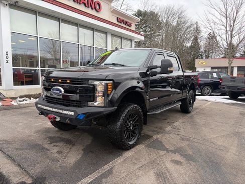 Used 2019 Ford F250 Lariat w/ Lariat Ultimate Package image 2