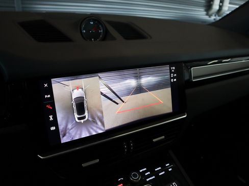 Certified 2023 Porsche Cayenne Platinum Edition AWD/4WD image 20