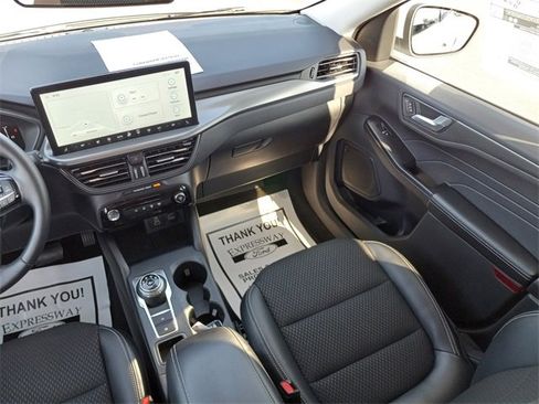 Used 2025 Ford Escape SE image 17