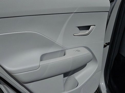 Used 2024 Hyundai Kona SEL w/ Convenience Package image 15