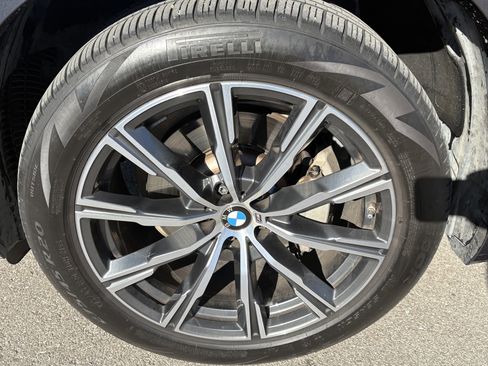 Used 2022 BMW X5 xDrive40i w/ M Sport Package image 12