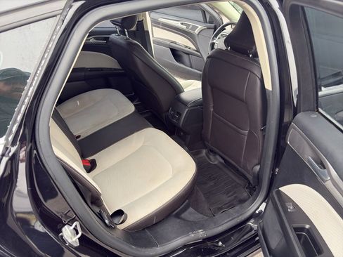 Used 2019 Ford Fusion SE w/ Equipment Group 151A image 23