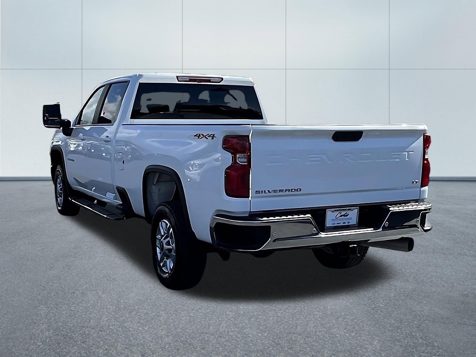 Used 2025 Chevrolet Silverado 2500 LT w/ Safety Package AWD/4WD image 4