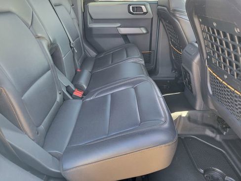 Used 2022 Ford Bronco Badlands w/ Sasquatch Package image 14