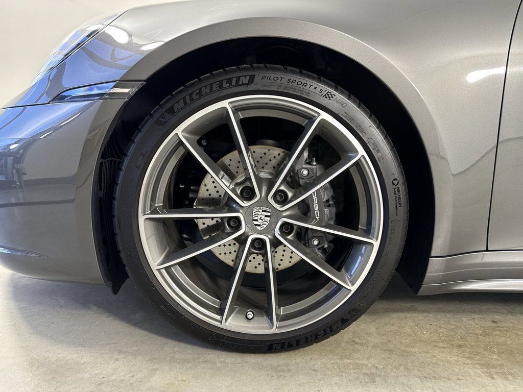 Certified 2024 Porsche 911 Carrera 4 AWD/4WD image 13