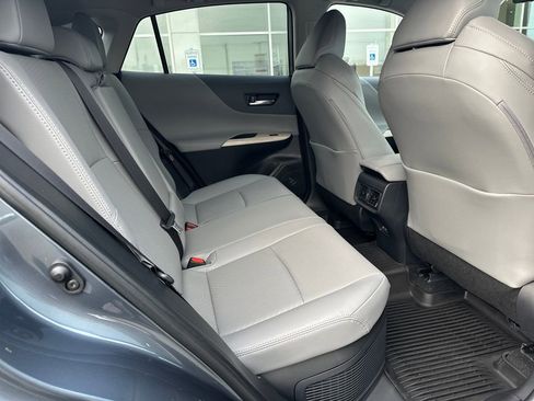 Used 2024 Toyota Venza Limited image 15