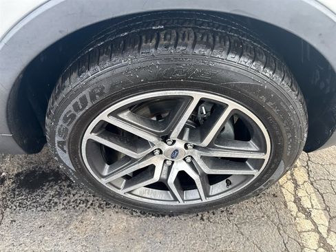 Used 2018 Ford Explorer Sport w/ Equipment Group 401A image 10