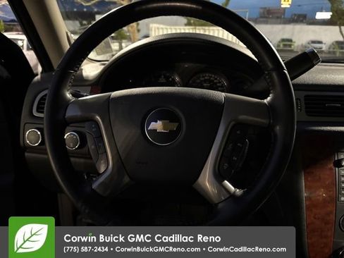 Used 2011 Chevrolet Avalanche LTZ image 15