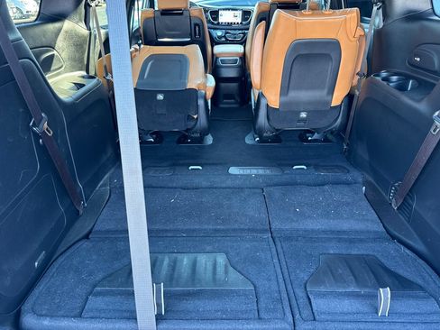 Used 2022 Chrysler Pacifica Pinnacle FWD image 19