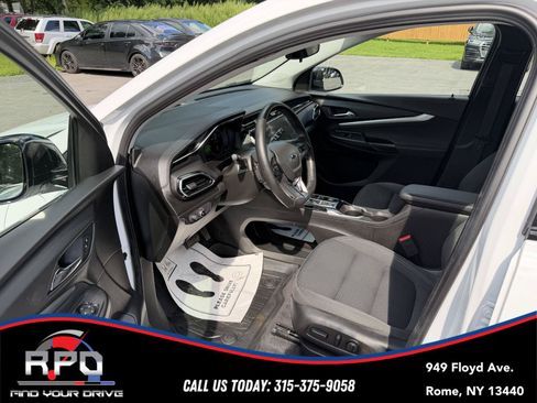 Used 2023 Chevrolet Bolt EUV LT w/ Comfort Package FWD image 19