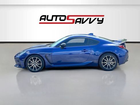 Used 2025 Toyota GR86 w/ ALL Weather Mat Package (TMS) RWD image 4