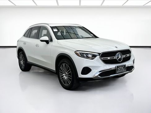 Used 2025 Mercedes-Benz GLC 300 image 3