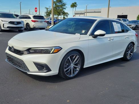 Used 2023 Honda Civic Touring image 3