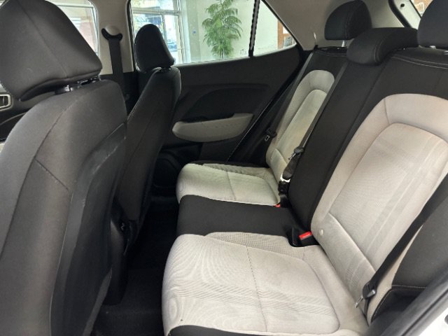 Used 2024 Hyundai Venue SEL FWD image 15
