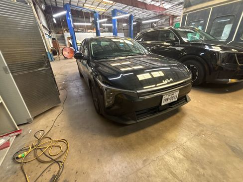 Used 2026 Kia K4 FWD image 1
