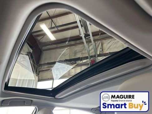 Used 2021 Toyota Camry XLE w/ Navigation Upgrade Package image 3