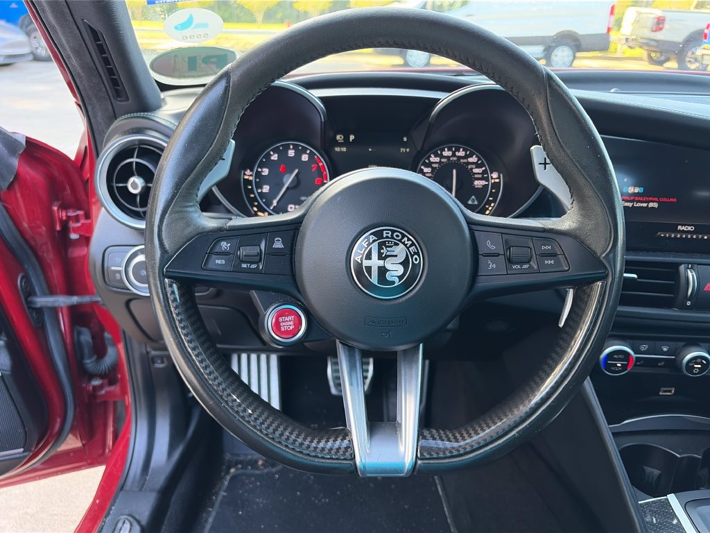 Used 2017 Alfa Romeo Giulia Quadrifoglio RWD image 19