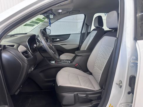 Used 2018 Chevrolet Equinox LS FWD image 9
