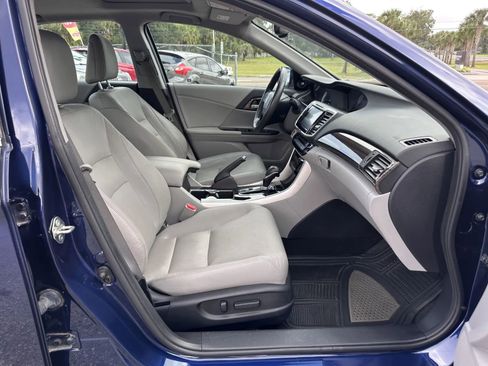 Used 2017 Honda Accord EX-L image 18